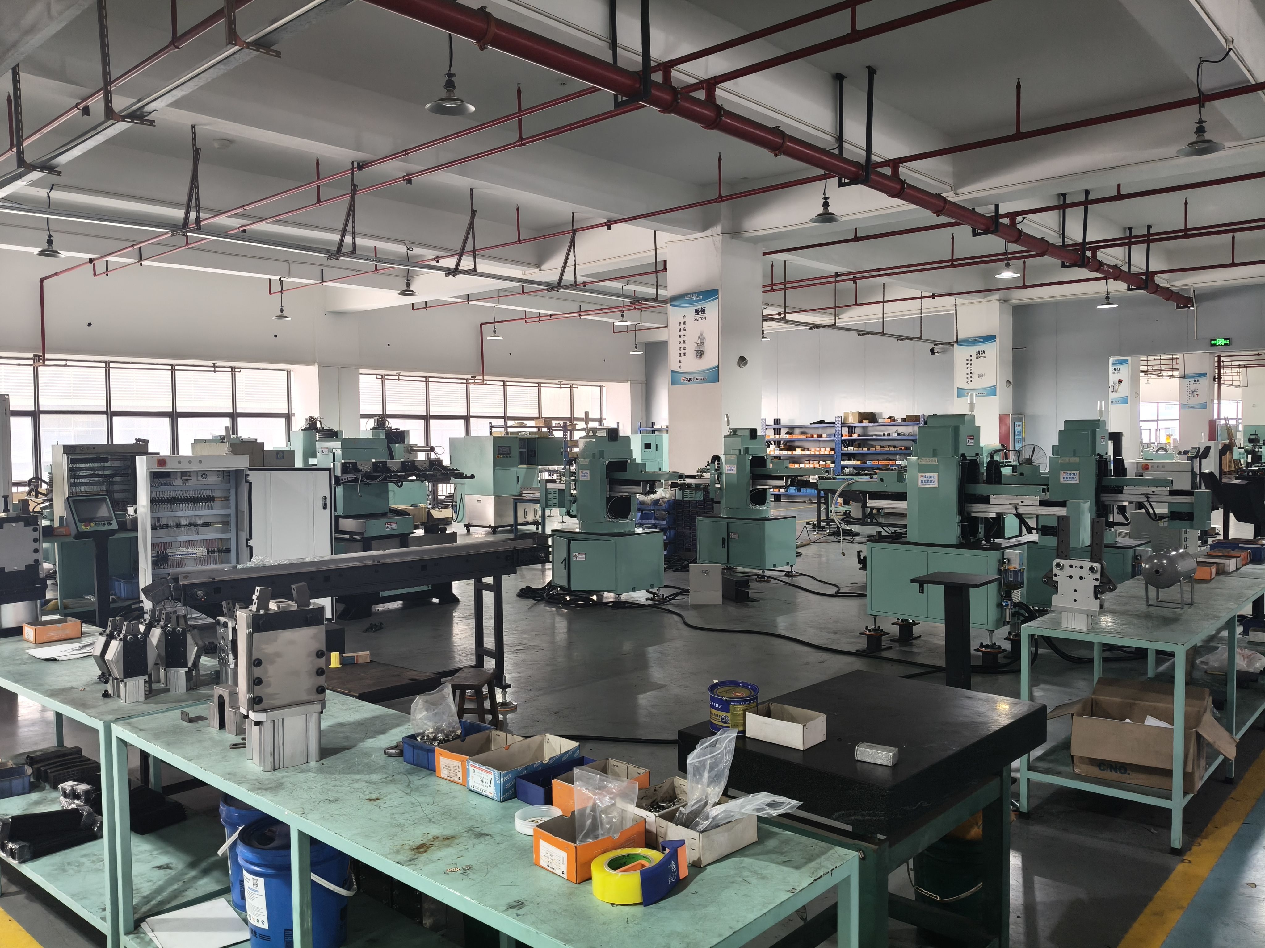 3 axis swing arm foring robot